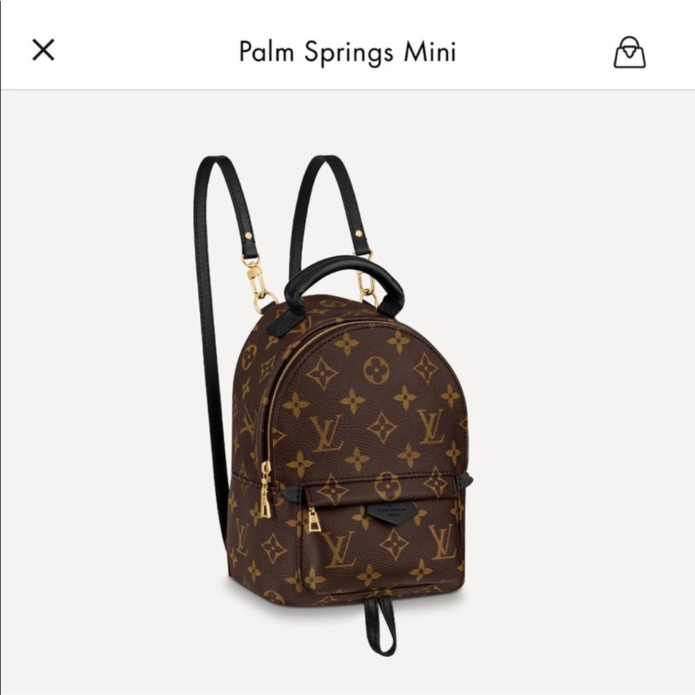 I’m looking for this gorgeous backpack. Comment if you have one!